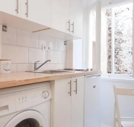 Vintage Old Town Apartment *